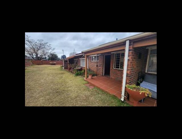 1 BEDROOM TOWNHOUSE FOR SALE IN PRIMROSE